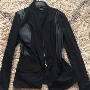This is an athletic blazer